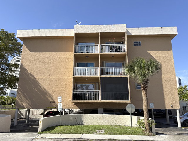 Florence Condo photo 3